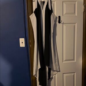 Women’s black and white maxi dress very comfortable for the summertime